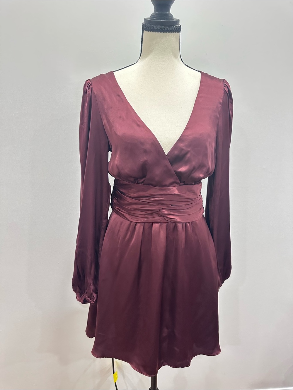 WILFRED ARITZIA Deep Burgundy V-Neck Long Sleeve Rhythm Dress Satin Size Small - Picture 4 of 12